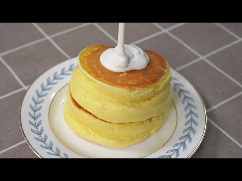 Видео: Сделать толстый суфле блинкейк | Souffle pancake