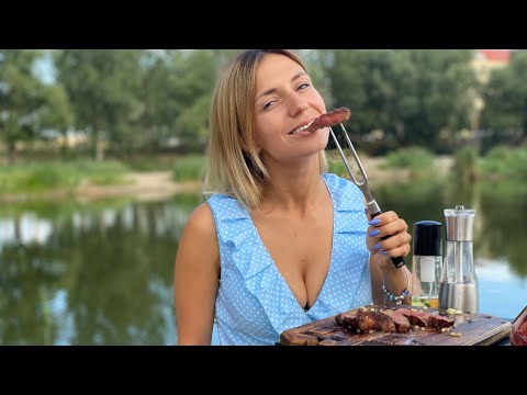 Видео: КАК ПРИГОТОВИТЬ СОЧНЫЙ ВКУСНЫЙ СТЕЙК?