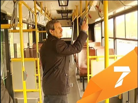 Видео: Грязный пол и потрепанные сиденья: в Красноярске начались тотальные проверки автобусов