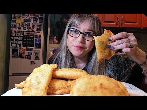 Видео: Мукбанг | Чебуреки сочные домашние | Обжор Асмр 