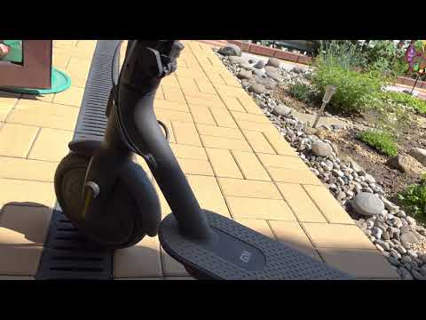 Видео: Xiaomi mi electric scooter essential. Отзыв после года эксплуатации электросамоката