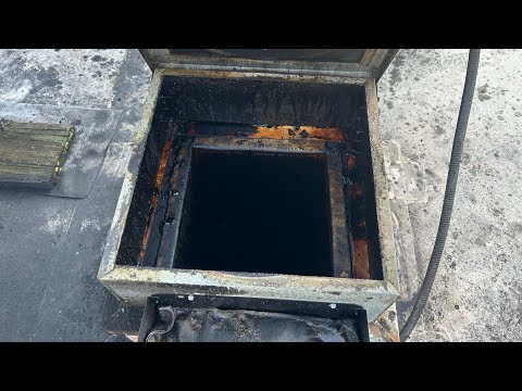 Видео: Вытяжной шкаф «Аварийная ситуация!!» Уборщик облажался..