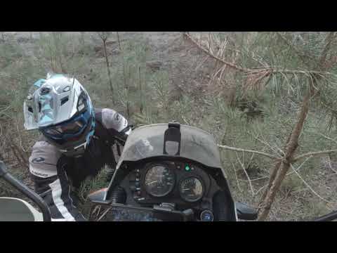 Видео: Kawasaki KLE 400 . Мамкины эндуристы, карьеры, поля, нелепое падение
