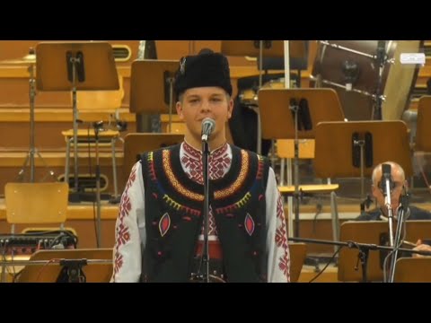 Видео: НА ПОРТИТЕ МАЙКА СЕДЕШЕ – ДОНКО МАРКОВ | NA PORTITE MAYKA SEDESHE – DONKO MARKOV (live 2023)