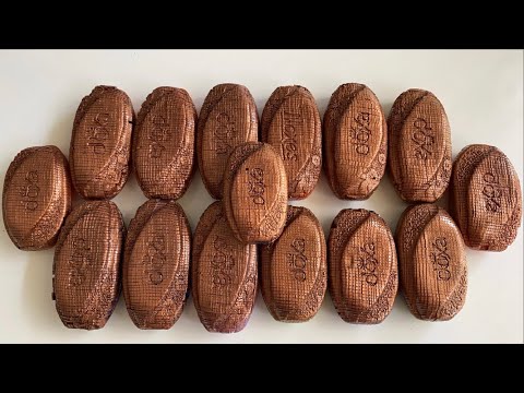 Видео: 🤎 Cutting bronze effect painted soap cubes 🤎 резка кубиками мыла