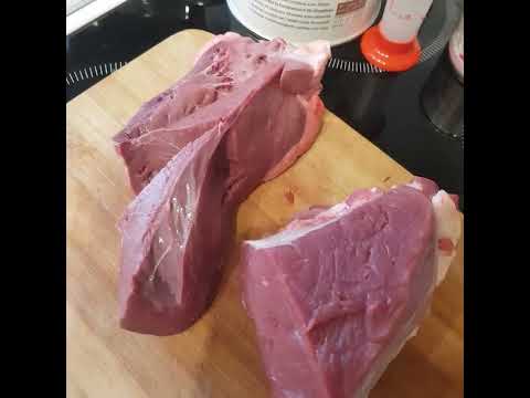 Видео: Чем правильно кормить британских кошек?  о мясе , кормах и смешанном питании
