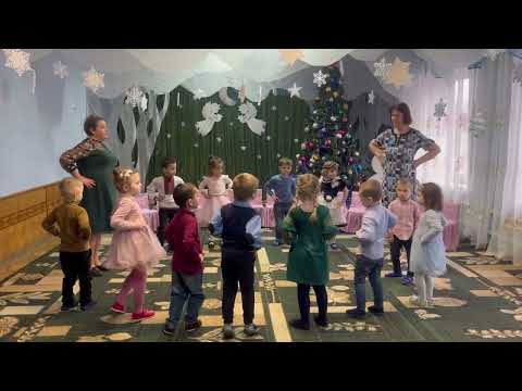 Видео: Прощання з ялинкою. Середня група.
