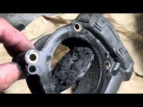 Видео: Как снять EGR и впускной коллектор Mercedes W212 651 - двигатель