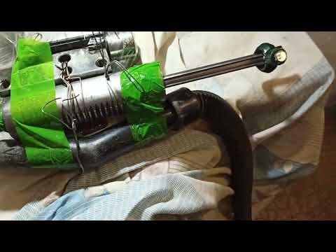 Видео: Шлифовка шпинделя нс 12 на токарном станке. Шлифовка на коленке.