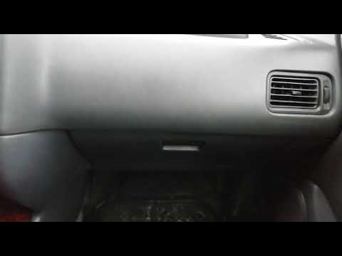 Видео: Замена салонного фильтра ниссан примера р 11