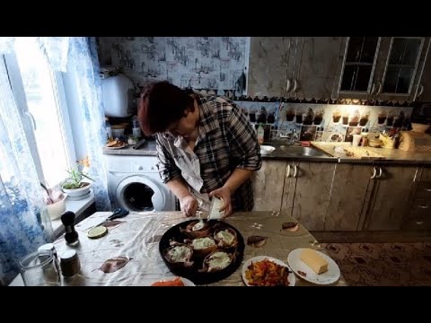 Видео: Лодочки со свининой и овощами.