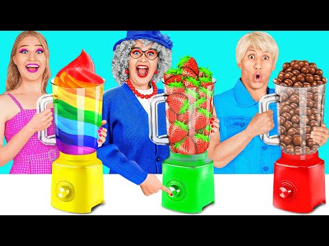 Видео: Кулинарный Челлендж: Барби Против Бабушки | Фантастические Лайфхаки с Едой от RaPaPa Challenge