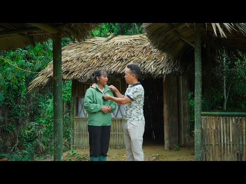 Видео: Доброе дело: Добрый полицейский согревает бедную девочку зимой новым пальто