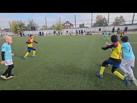 Видео: Кубок Первоклассника ⚽️ Торнадо - Импульс. 1 тайм.