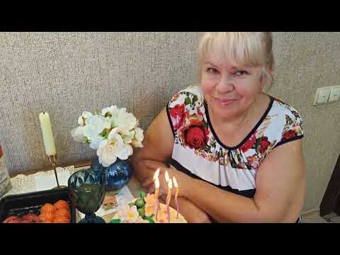 Видео: Поздравила Мамочку с Днём рождения 🎉🥳💐 уехали с Девочками 
