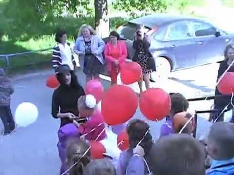 Видео: Лучшая песня про воспитателей детского сада!!!