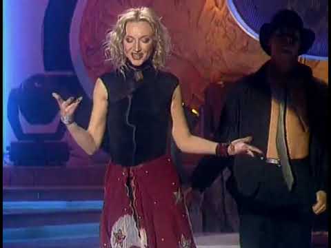 Видео: Кристина Орбакайте - Рио-де-Жанейро (Песня Года 2002)