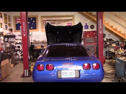 Видео: Как заменить радиатор в Corvette 1994 года