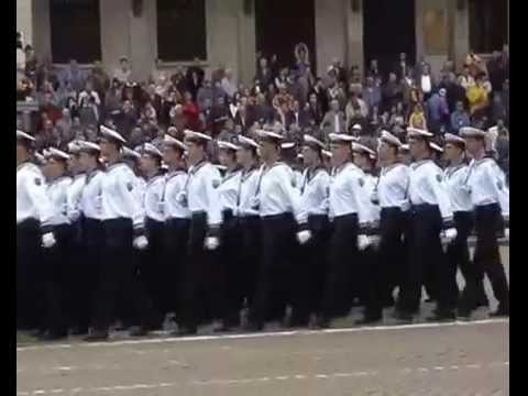 Видео: Парад на Българската армия /6 Май 2004 г./ - Парад