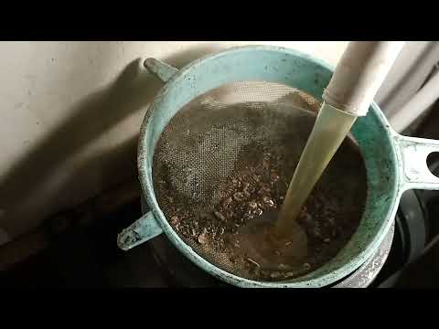 Видео: Промывка радиатора печки на Mazda 626 1992 года.