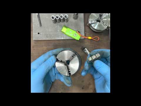 Видео: Маленький токарный патрон с алиэкспресс. Устройство и износ за год.