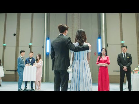 Видео: Они не понимали, что эта обычная девушка была невестой президента миллиардера!