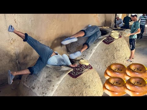 Видео: Как 17 000 ЛЕГЕНДАРНЫХ Самаркандских лепёшек выпекаются ежедневно в 25 тандырах | Узбекская кухня