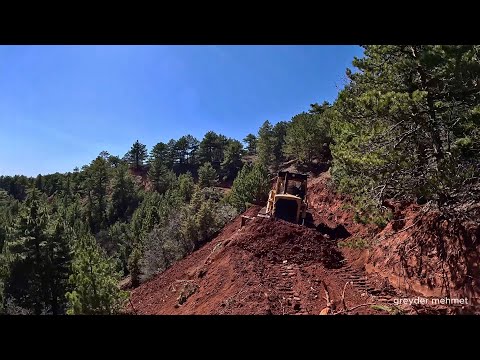 Видео: Кошмар гор. Как бульдозер Caterpillar D7g разрезает холмы #бульдозер