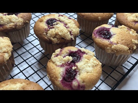 Видео: МАФФИНЫ  самые лучшие С ВИШНЕЙ и ХРУСТЯЩИМ ШТРЕЙЗЕЛЕМ | The best CHERRY MUFFINS | LENA COOKING