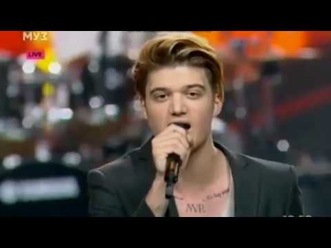 Видео: Mband-Она вернется, Посмотри на меня (Премия МУЗ ТВ 2015 Гравитация.Кремль)