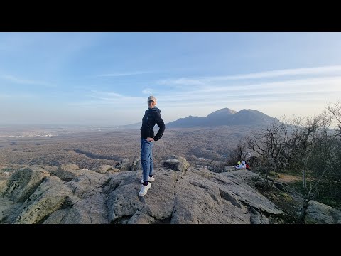 Видео: Кисловодская весна 2024, Беговые сборы БоброЗёбров, Железноводск, гора Железная,  1.04.24