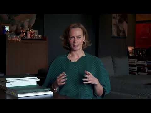 Видео: Как искусство объединяет разрозненное общество | Марина Гисич | TEDxStPetersburg