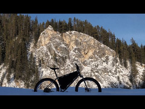 Видео: Январский велопоход к Кии через ручей Берикуль.
