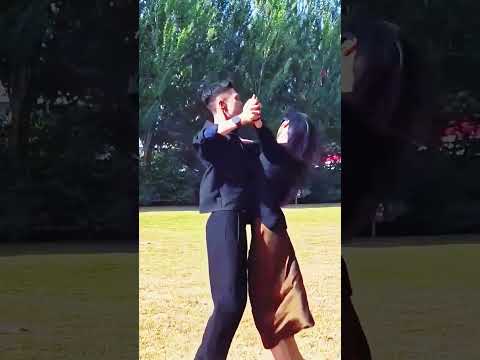 Видео: Зажигательный Народный Танец на Площади! #НародныеТанцы #Площадь #ТанцыДляВсех #ЭнергияТанца