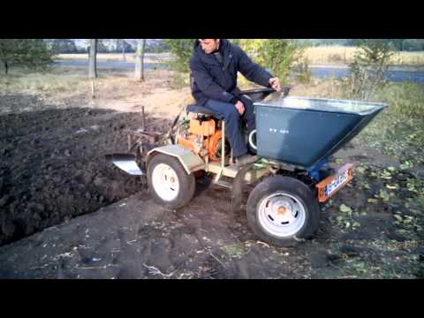 Видео: Обзор мінітрактора і оранка+продаж,силка під відео.