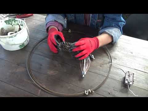 Видео: Кормушка на САЗАНА, ЛЕЩА, ЯЗЯ. Как из китайской сделать рабочую.