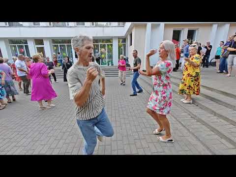 Видео: 17.08.24г..."Я Пьянею от Любви"... В. Могилатов... в Гомельском парке...