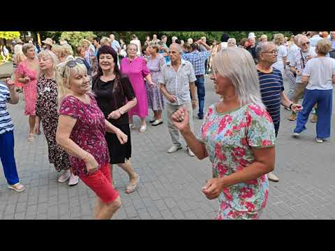 Видео: 17.08.24г..."Где-то Там"... Герман Титов... звучит на танцполе в Гомельском парке...