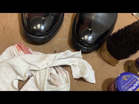 Видео: как почистить ботинки до блеска.глассаж в домашних условиях.