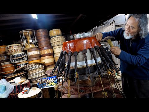 Видео: Процесс изготовления барабана. Корейский производитель традиционных музыкальных инструментов