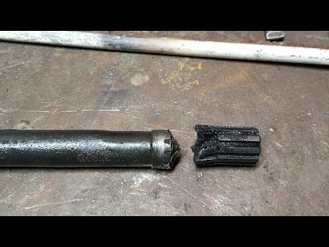 Видео: как достать обломок полуоси из моста автомобиля. уаз. простое решение по другому не может быть