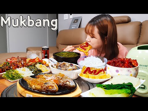 Видео: Sub)Real Mukbang- легендарная корейская домашняя еда Мукбанг 🍱 (16 гарниров) ASMR KOREAN FOOD