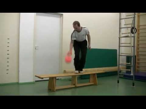 Видео: Ведение мяча по скамейке различными способами