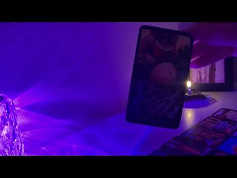 Видео: Мужчина очень хочет вам сказать 🤵‍♂️✨🧿💬 #таро #тароотношения 