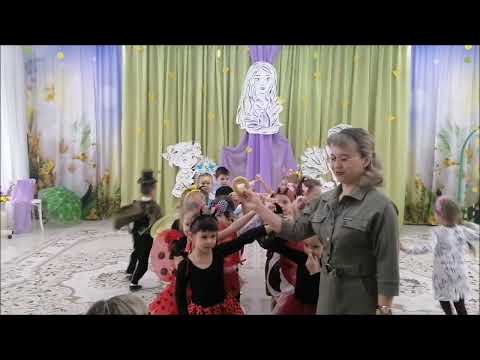 Видео: Праздник 8 марта в старшей группе "Росток".