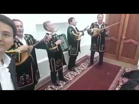 Видео: Қожакенттің жаңақорғанның жігіттерінің орындауында Бексұлтан Байкенжеевтің әндерінен попури