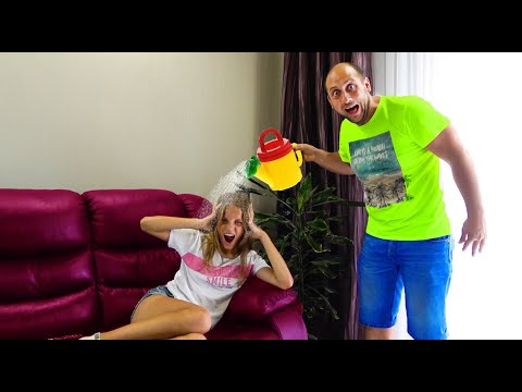 Видео: Толик УВИЛИВАЕТ от уборки. БАРДАК в ДОМЕ. ПРИКОЛЫ над Лерай.