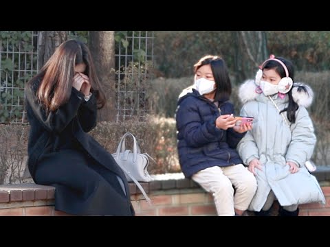 Видео: Если уволенный сотрудник плачет | Social Experiment