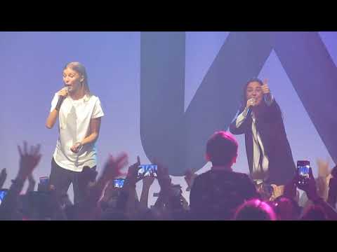 Видео: 2Маши - Мама, я танцую (бис) Минск 13.03.2019 Prime hall