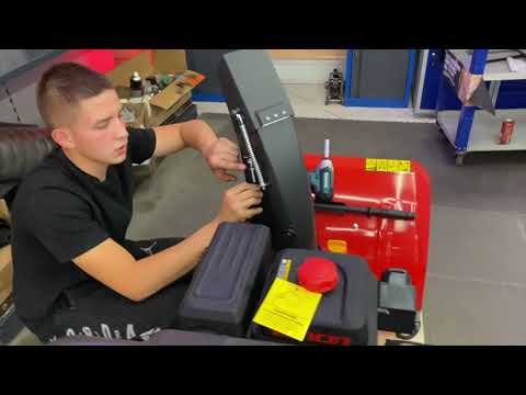 Видео: Сборка Снегоуборщика  ZimAni ST24DLE